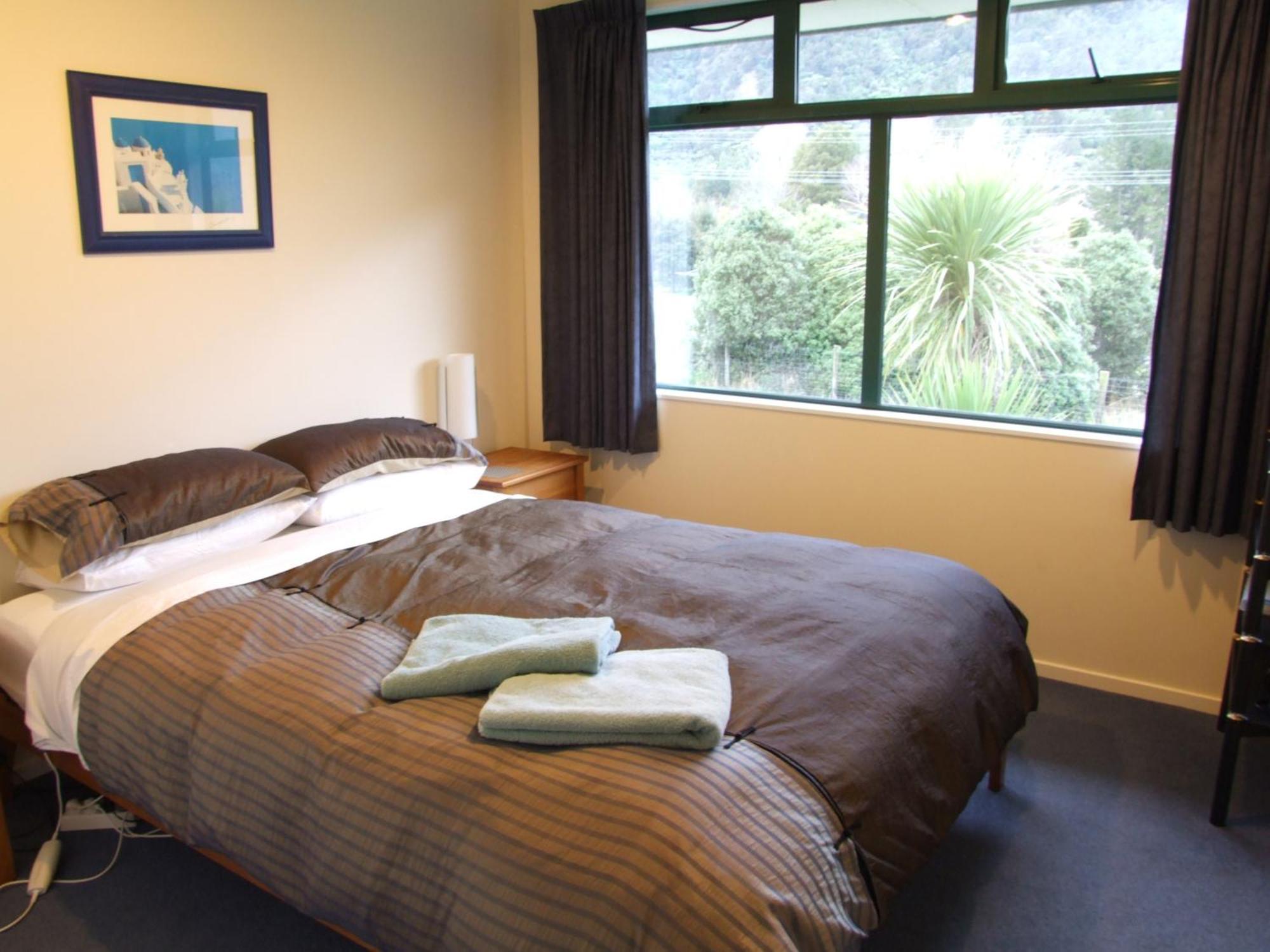 Anakiwa Lodge Room photo